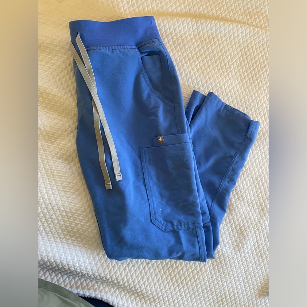 FIGS petite small- skinny Yola 2.0 scrub pant- Ciel blue
